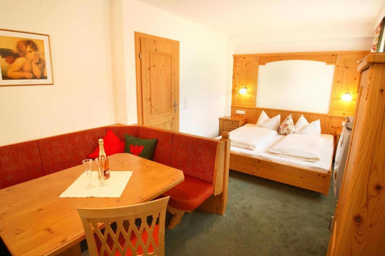 Ferienhof Lackner Ried im Zillertal Habitación foto