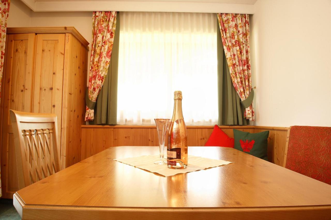 Ferienhof Lackner Ried im Zillertal Habitación foto
